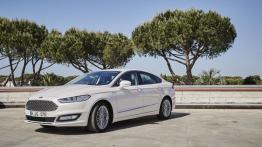 Ford Vignale Mondeo Sedan (2015) - lewy bok