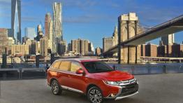 Mitsubishi Outlander III Facelifting (2016) - wersja amerykańska - prawy bok