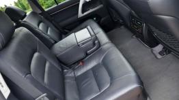 Toyota Land Cruiser V8 Terenowy Facelifting 4.6 VVT-i 318KM - galeria redakcyjna - tylna kanapa