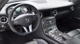 Mercedes SLS AMG Coupe 6.2 V8 571KM - galeria redakcyjna - pełny panel przedni