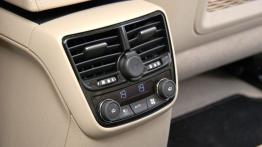 Peugeot 508 Sedan 2.0 HDi FAP 163KM - galeria redakcyjna - inny element wnętrza z tyłu