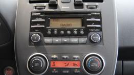 Nissan Leaf Hatchback 5d 109KM - galeria redakcyjna (2) - konsola środkowa