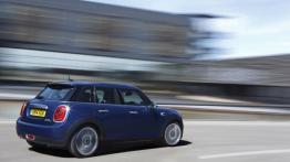 Mini Cooper D 2014 - wersja 5-drzwiowa - prawy bok