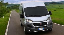 Fiat Ducato III Facelifting Furgon (2014) - widok z przodu
