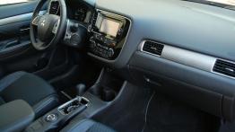 Mitsubishi Outlander III Facelifting - galeria redakcyjna - pełny panel przedni