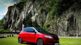 Lancia Ypsilon IV 1.2 8V 69KM - galeria redakcyjna - prawy bok