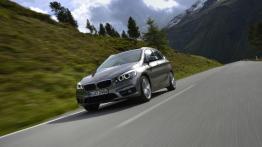 BMW 225i Active Tourer (2014) - widok z przodu