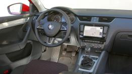 Skoda Octavia III Kombi 4x4 TDI (2013) - kokpit