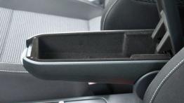 Skoda Rapid II Spaceback - galeria redakcyjna (2) - schowek w podłokietniku przednim