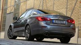 Infiniti Q50 2.0 Turbo (2014) - widok z tyłu