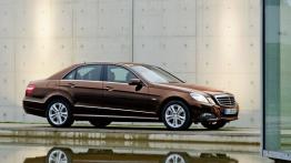 Mercedes Klasa E W212 - prawy bok