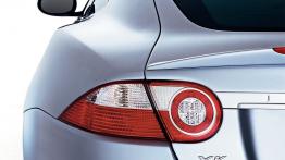 Jaguar XK Coupe - lewy tylny reflektor - wyłączony