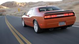 Dodge Challenger SRT8 - widok z tyłu
