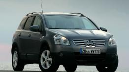 Nissan Qashqai + 2 2009 - widok z przodu