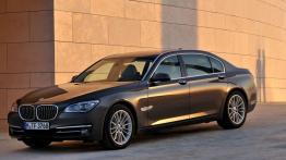 BMW serii 7 F02 Facelifting - lewy bok