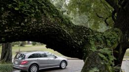 Mercedes klasy R 2011 - prawy bok