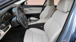 BMW serii 5 ActiveHybrid - widok ogólny wnętrza z przodu