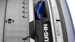 Toyota Prius Plug-in Hybrid - bagażnik, akcesoria