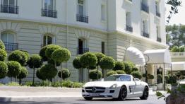 Mercedes SLS AMG Roadster 2012 - widok z przodu