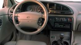 Ford Contour - kokpit
