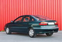 Renault Laguna I Hatchback 2.2 D 84KM 62kW 1993-2000 - Oceń swoje auto