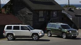 Jeep Patriot 2010 - prawy bok