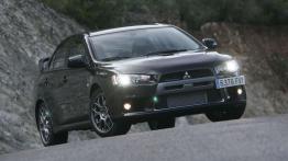 Mitsubishi Lancer Evo 2011 - widok z przodu