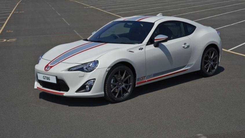 Toyota GT86 Coupe 2.0 Boxer 200KM 147kW od 2012