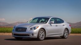 Infiniti Q70 (2014) - widok z przodu