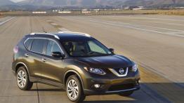 Nissan Rogue 2014 - widok z przodu