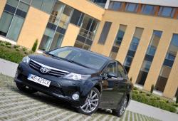 Toyota Avensis III Sedan Facelifting 1.8 Valvematic 147KM 108kW 2012-2015 - Oceń swoje auto