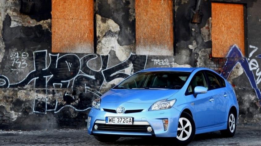 Toyota Prius III Hatchback Facelifting 1.8 HSD 136KM 100kW 2011-2016