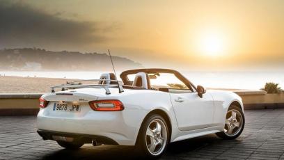  Fiat 124 Spider (2017)