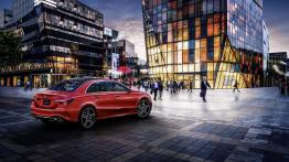 Mercedes Klasa A L Sedan (2018)