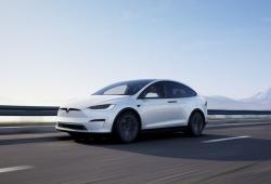 Tesla Model X SUV Facelifting