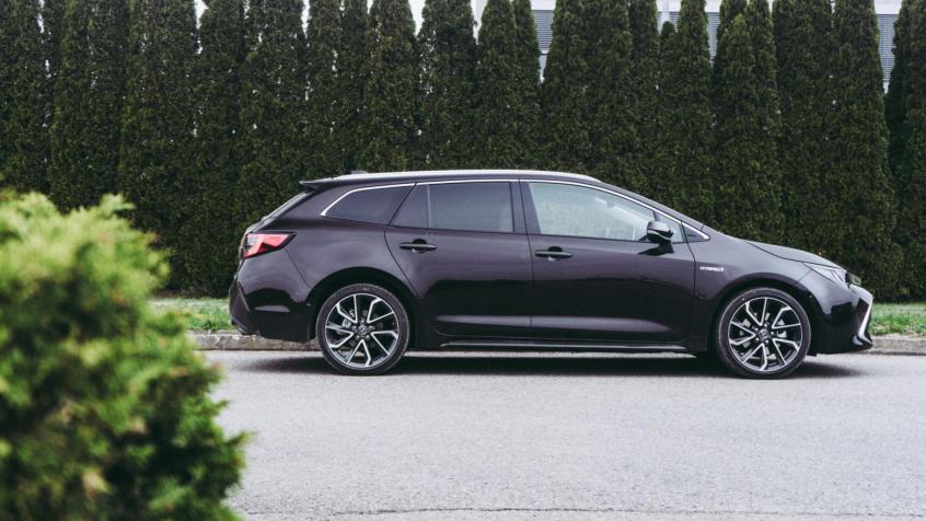 Toyota Corolla XII TS Kombi 1.8 Hybrid 122KM 90kW 2019-2022