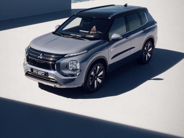 Mitsubishi Outlander IV