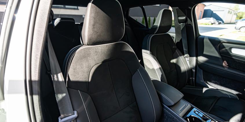 Volvo XC40 B4 Ultra Black Edition 2026