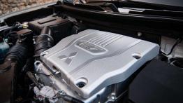 Mitsubishi Outlander PHEV (MY16) - dialog z klientem