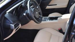 Jaguar XE 2.0d Prestige - Rademenes