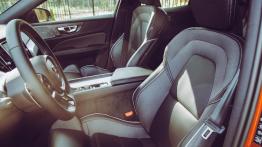 Volvo S60 2.0 T5 250 KM - galeria redakcyjna - widok ogólny wnętrza z przodu