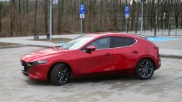 Mazda 3 2.0 Skyactiv-G 122 KM - galeria redakcyjna - lewy bok