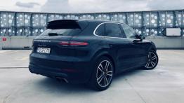Porsche Cayenne Turbo 4.0 550 KM - galeria redakcyjna - widok z tyłu