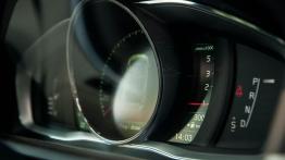 Volvo XC60 Facelifting 2.0 D4 181KM - galeria redakcyjna - komputer pokładowy