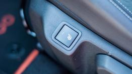 Toyota Aygo II Hatchback 5d - galeria redakcyjna (2) - sterowanie podgrzewaniem foteli