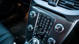 Volvo V40 II Cross Country 2.0 D4 - galeria redakcyjna - konsola środkowa