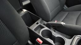 Hyundai Elantra V Facelifting - galeria redakcyjna - tunel środkowy między fotelami