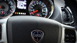 Lancia Voyager 3.6 V6 283KM - galeria redakcyjna (2) - kierownica