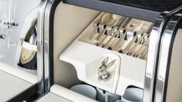 Bentley Bantayga (2016) - bagażnik, akcesoria