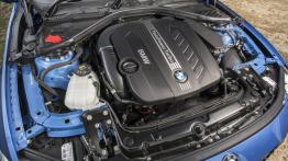 BMW 330d xDrive M Sport Touring (2016) - silnik